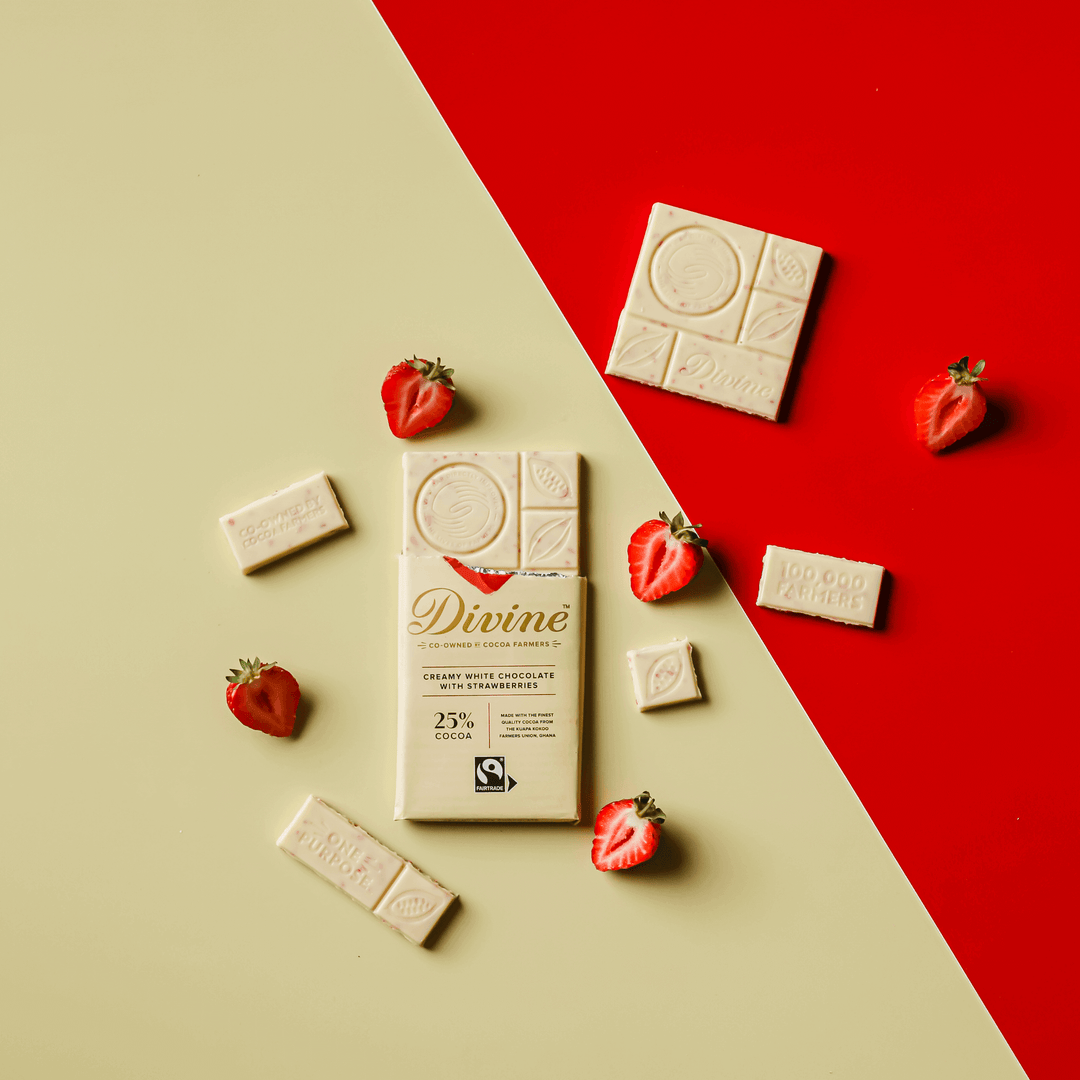 25% White Chocolate with Strawberries Sharing Bar, 3 oz.